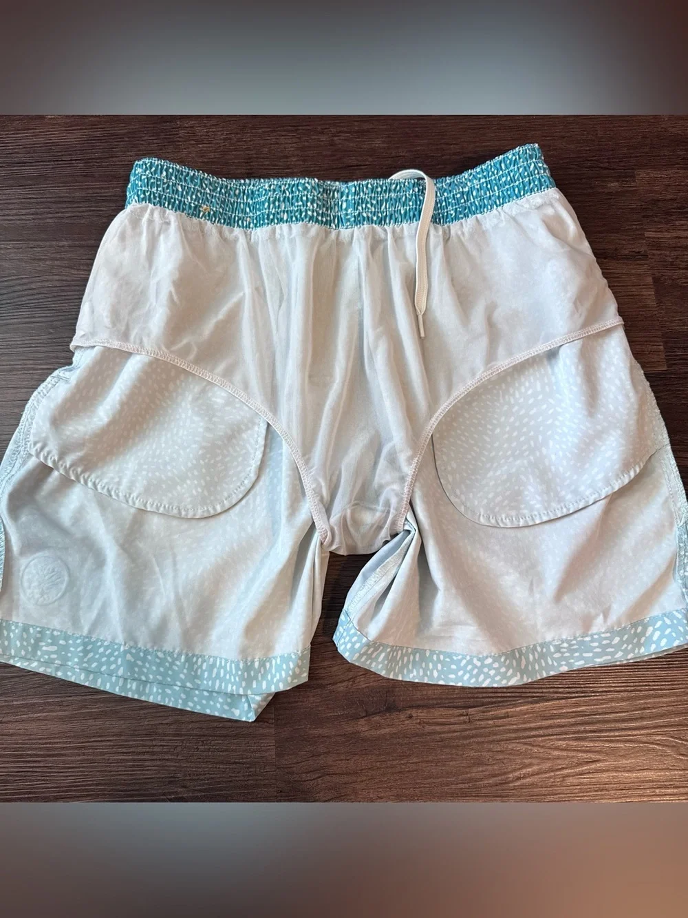 Chubbies Men's Swim Trunks Large Blue Teal 5.5 Mesh Lined Board Shorts